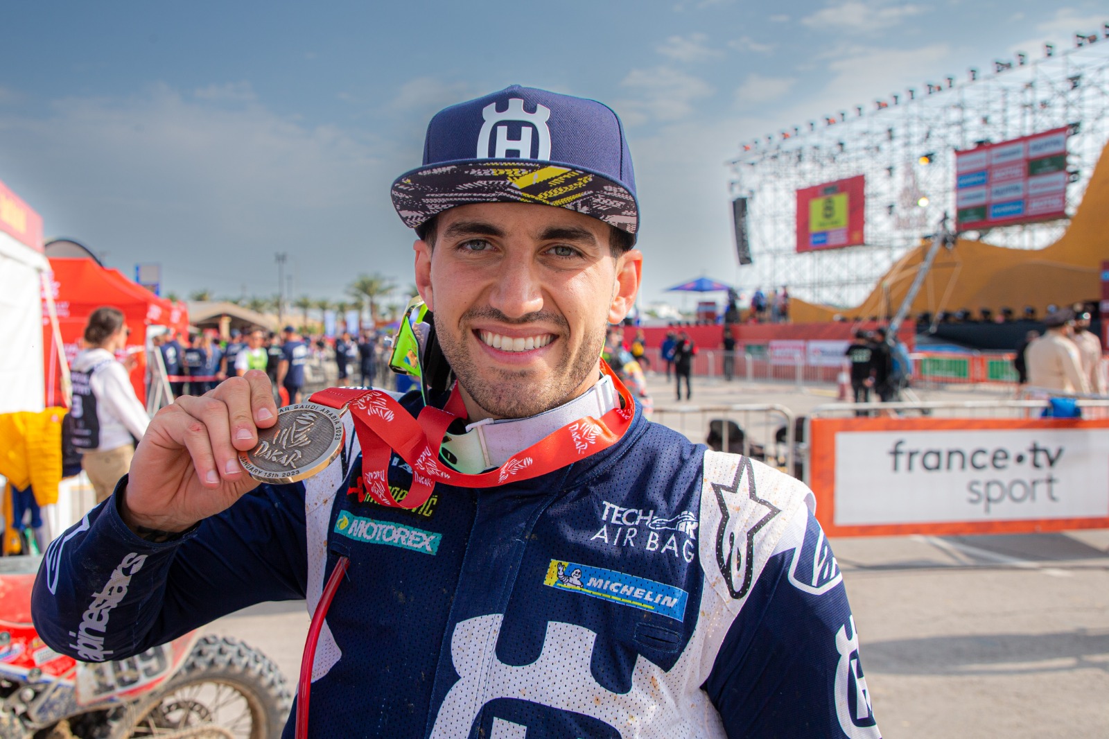 Los festejos de los pilotos que le ganaron al Dakar 2023: WhatsApp Image 2023-01-15 at 09.04.28 (1).jpeg